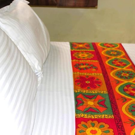 Akshara Residency Hotel Mumbai Ngoại thất bức ảnh