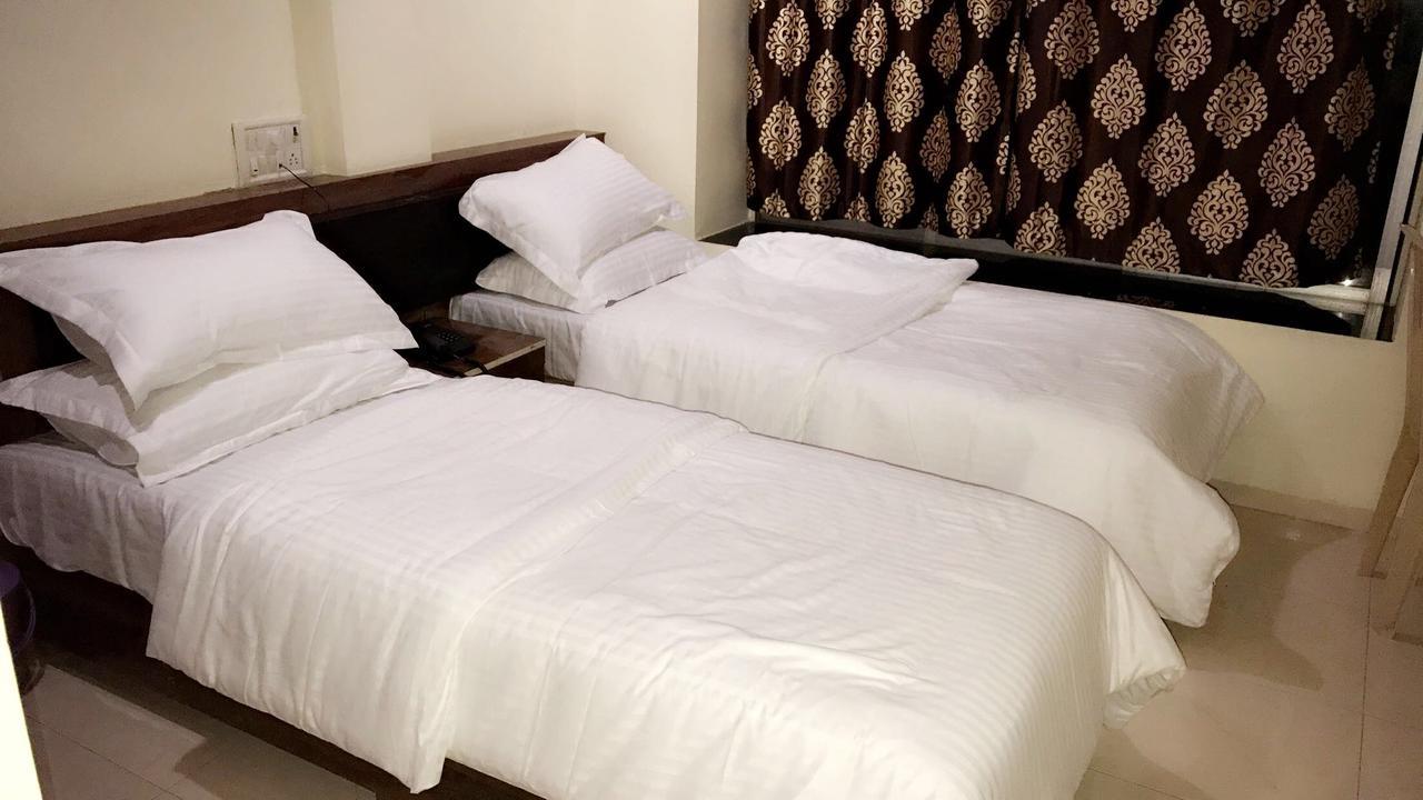 Akshara Residency Hotel Mumbai Ngoại thất bức ảnh