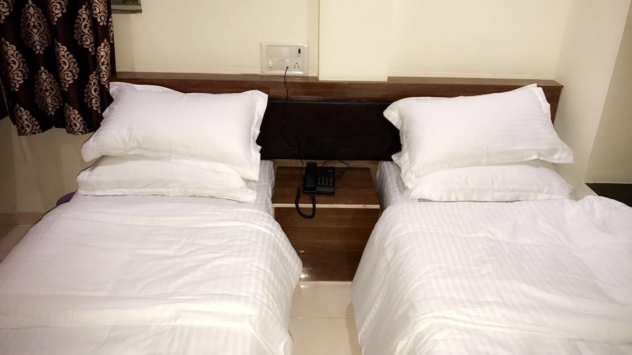 Akshara Residency Hotel Mumbai Ngoại thất bức ảnh