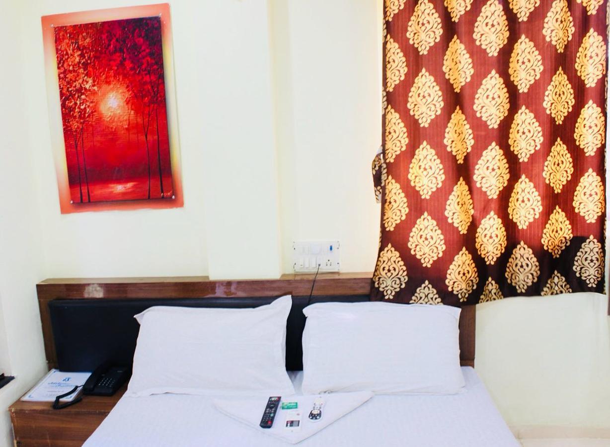 Akshara Residency Hotel Mumbai Ngoại thất bức ảnh