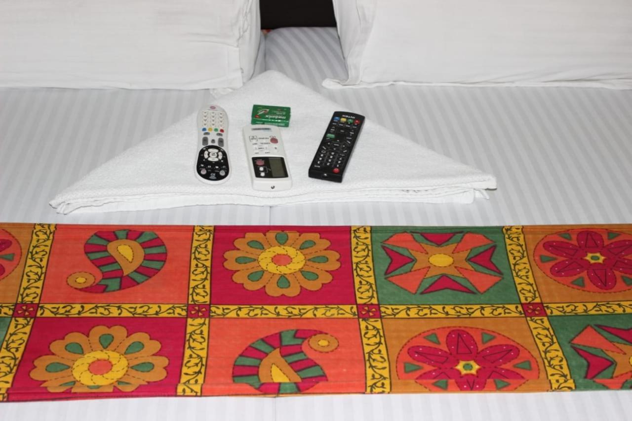 Akshara Residency Hotel Mumbai Ngoại thất bức ảnh